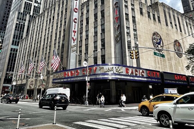 New York City Superheroes Tour Marvel and DC Comics Origins - A superhero route through Midtown Manhattan