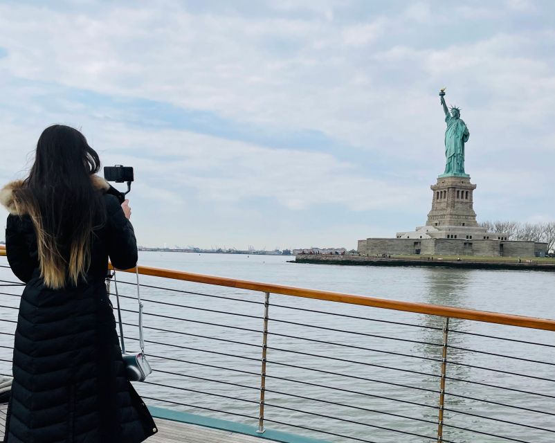 New York City: Weekend Holiday Brunch Cruise - Key points to know before booking