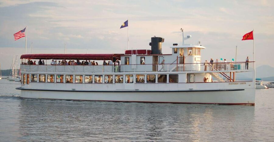 New York City: Weekend Holiday Brunch Cruise - Up the west side to the George Washington Bridge