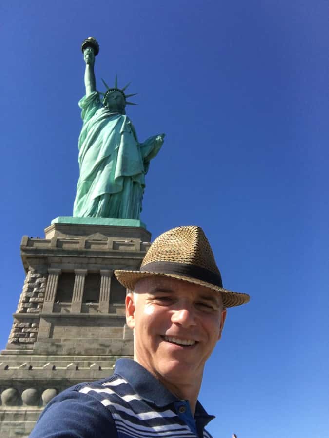 New York, discover the Statue of Liberty and Ellis Island. - Why the Statue of Liberty works best with a guide