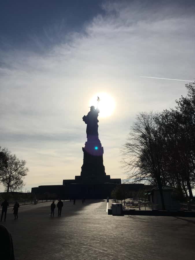 New York, discover the Statue of Liberty and Ellis Island. - Reaching the Statue of Liberty pedestal