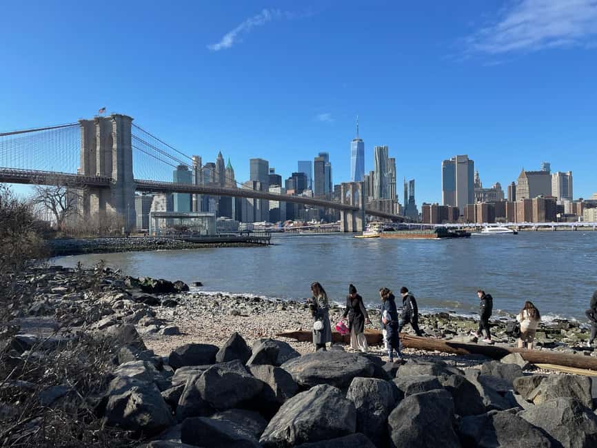 New York: DUMBO Brooklyn Food and Culture Tour - Lobster at Luke’s Lobster