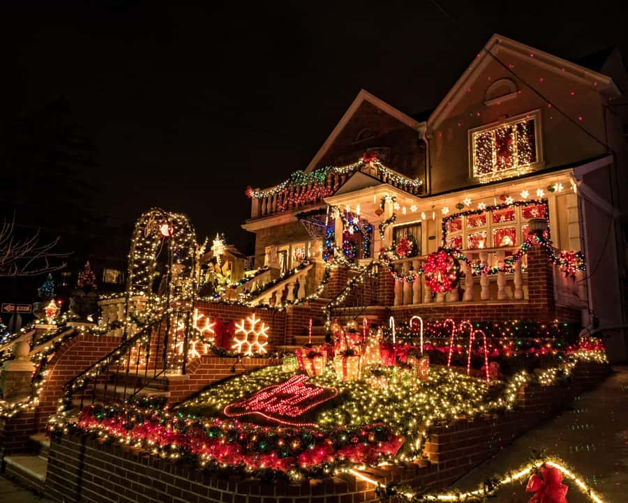 New York: Dyker Heights Christmas Lights Guided Tour - Walking the Dyker Heights Christmas Displays
