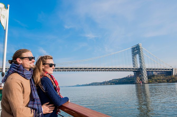 New York Fall Foliage Cruise up the Hudson River - Historic sights along the Upper West Side