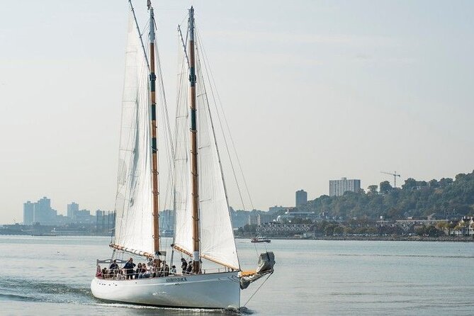 New York Fall Foliage Sail up the Hudson River - Manhattan views from the Upper West Side