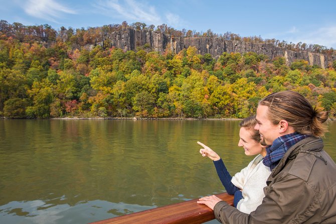 New York Fall Foliage Sail up the Hudson River - Wind, warmth, and the reality of sailing