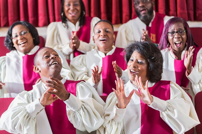 New York: Harlem tour and Gospel service - Murals, streets, and the walk between landmarks