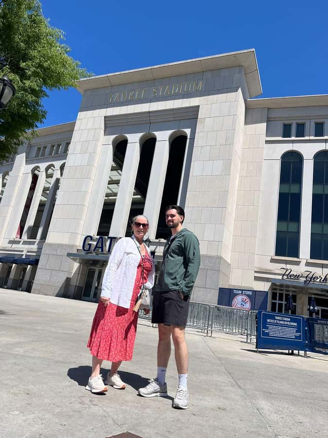 New York: Hip-Hop, Murals, Sports, and Dangerous Neighborhoods Tour - The Bronx, Yankee Stadium, and the Joker Stairs
