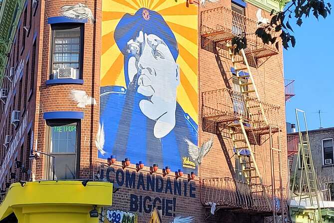 New York: Hip-Hop, Murals, Sports & Dangerous Neighborhoods Tour - Harlem brings music, murals, and everyday street life