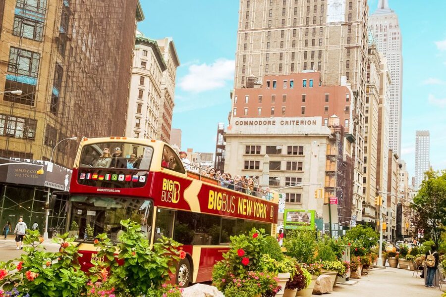 New York: Hop-on Hop-off Sightseeing Tour by Open-top Bus - SoHo, Greenwich Village, and the neighborhoods between landmarks