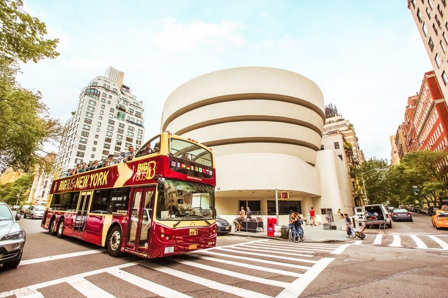 New York: Hop-on Hop-off Sightseeing Tour by Open-top Bus - Commentary, the app, and knowing when to get off