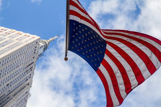 New York Icon Photography Tour led by a Local Photographer - ATLAS, Saks, LEGO, and Apple Fifth Avenue