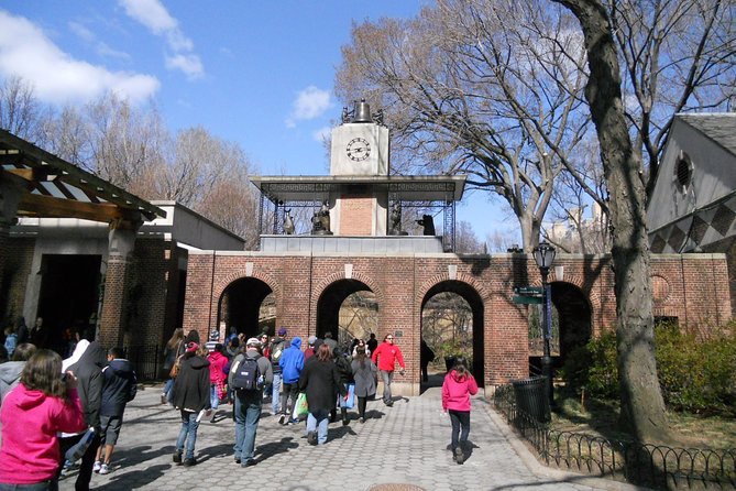 New York Lower Central Park Scavenger Hunt Adventure - Shakespeare Garden and the route’s quieter side