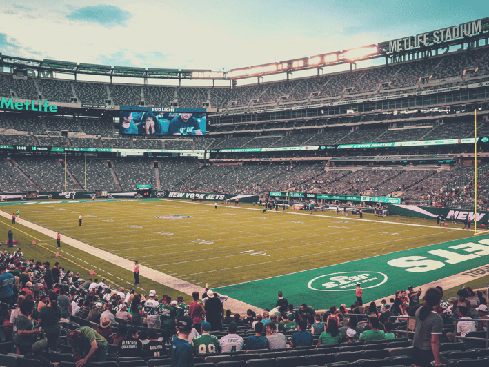 New York: New York Jets Football Game at Metlife Stadium - The New York Jets on a live Sunday