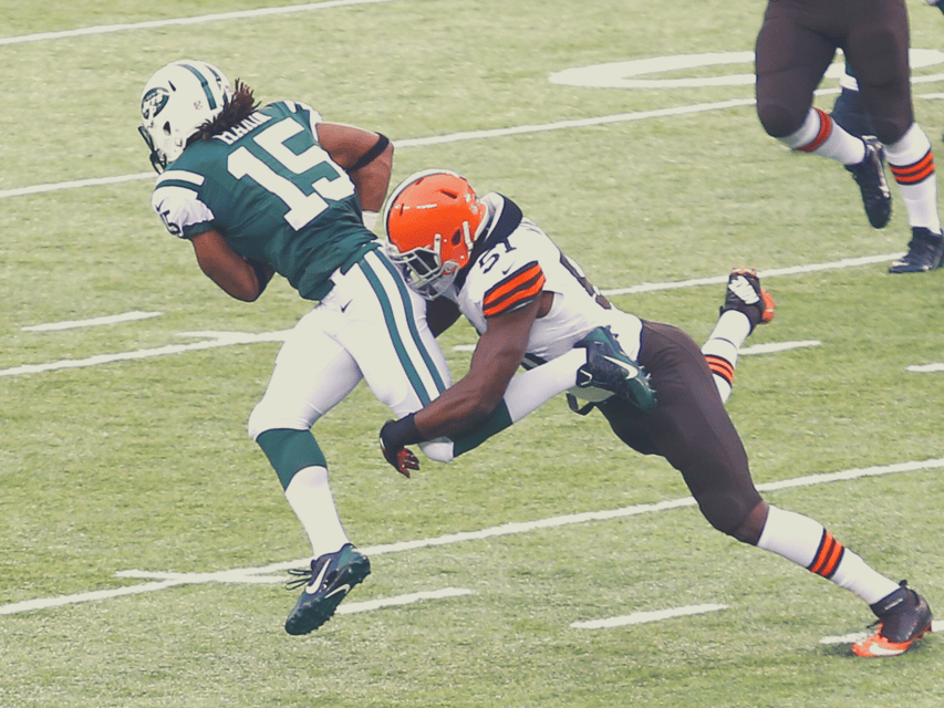 New York: New York Jets Football Game at Metlife Stadium - Choosing between budget, regular, and premium seats