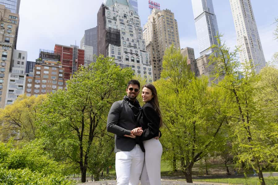 New York: Photoshoot in NYC Central Park 5th Ave - Is $176 good value for a group of up to 10?