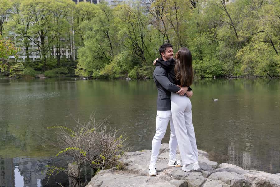 New York: Photoshoot in NYC Central Park 5th Ave - Who will get the most from this photoshoot?