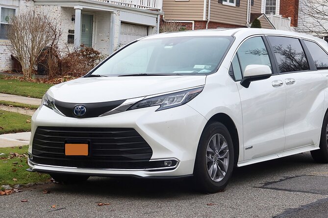 New York: Private Airport Transfer From/To LaGuardia Airport(LGA) - What the $48 price is worth