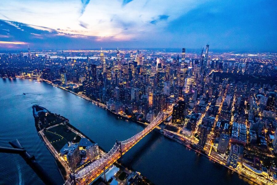 New York: Private Scenic Helicopter Charter with Champagne - Yankee Stadium and the northern end of the route