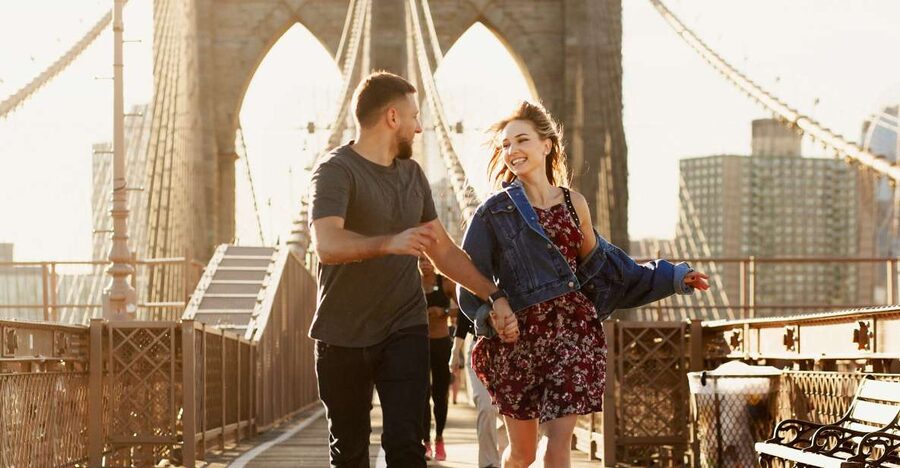 New York: Professional Photoshoot at Brooklyn Bridge - Why the Brooklyn Bridge Works So Well for Photos