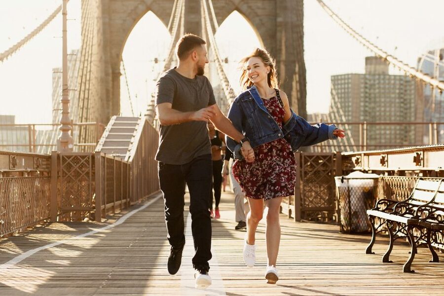 New York: Professional Photoshoot at Brooklyn Bridge - A Short Session With Real Direction