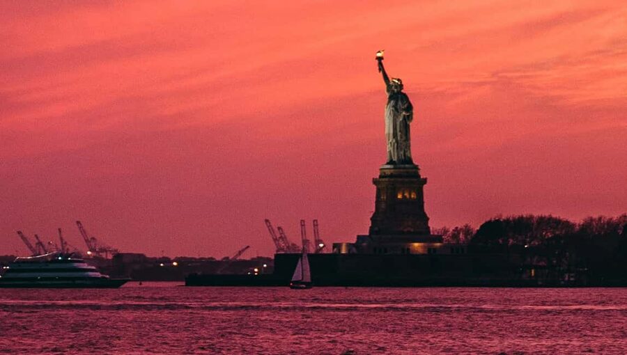 New York: Sunset Cruise with Statue of Liberty Views - Freedom Tower and the lower Manhattan skyline