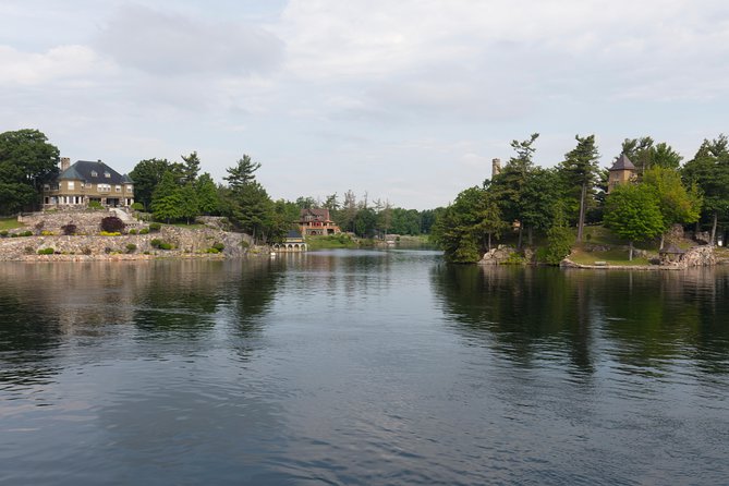 Niagara Falls, Toronto and 1000 Islands, 3 Day Tour from NYC - Toronto in three hours