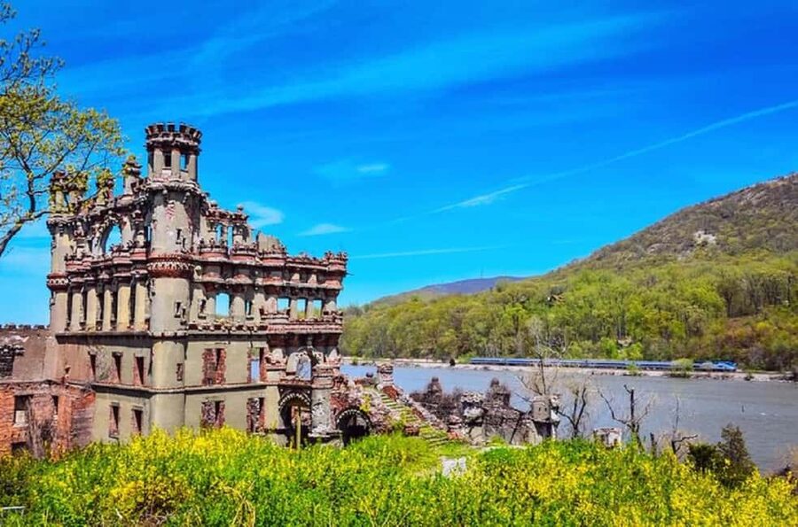 NY: Bear Mountain State Park&Beacon Day Tour | Kids 50% Off - Beacon feels like a real town, not just a stop