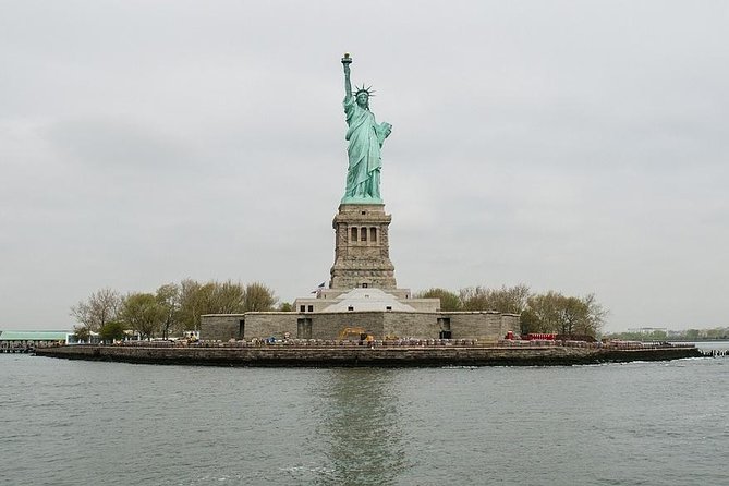 NY: Statue of Liberty, Ellis Island, 9/11 Memorial Museum, Cruise - Ellis Island and the immigration museum