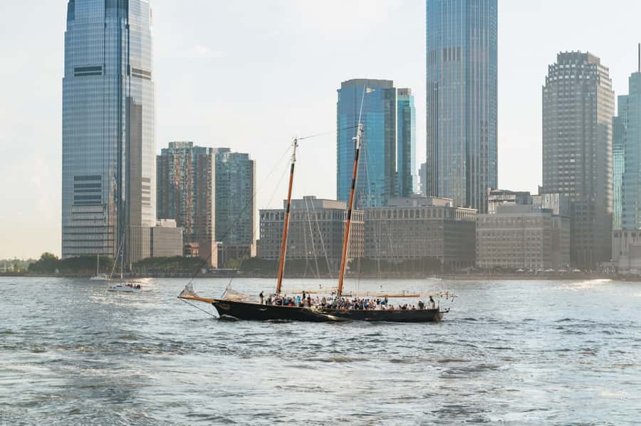NYC: 4th of July Fireworks Party Cruise with Buffet & Drinks - What the return trip is like