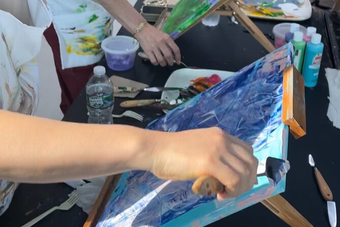 NYC: Abstract Painting with Palette Knives – Small Group - Why the Six-Person Limit Matters