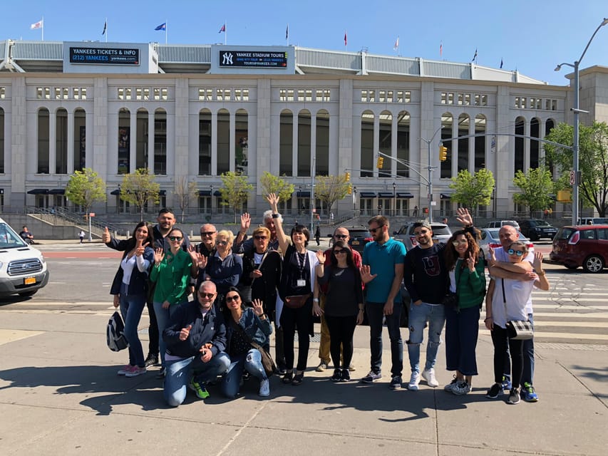 NYC: Bronx, Queens, and Brooklyn Guided Tour by Coach - Williamsburg’s two very different identities
