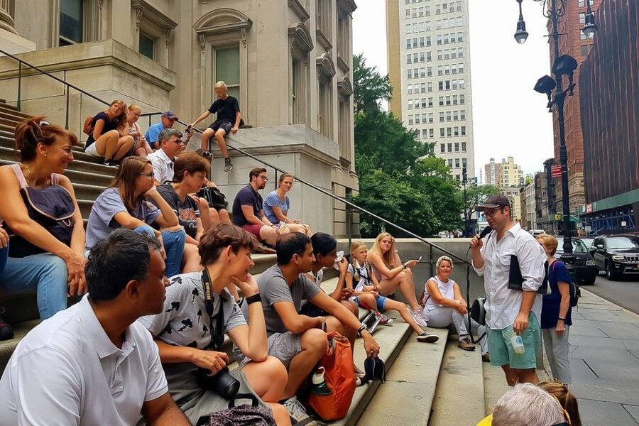 NYC: Brooklyn Bridge and Dumbo District Walking Tour - Crossing the Brooklyn Bridge with a story to follow