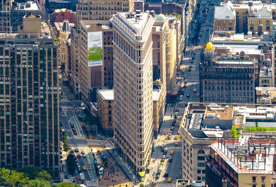 NYC: Brooklyn Bridge, Statue of Liberty, & Manhattan Tour - Starting at York Street and photographing DUMBO