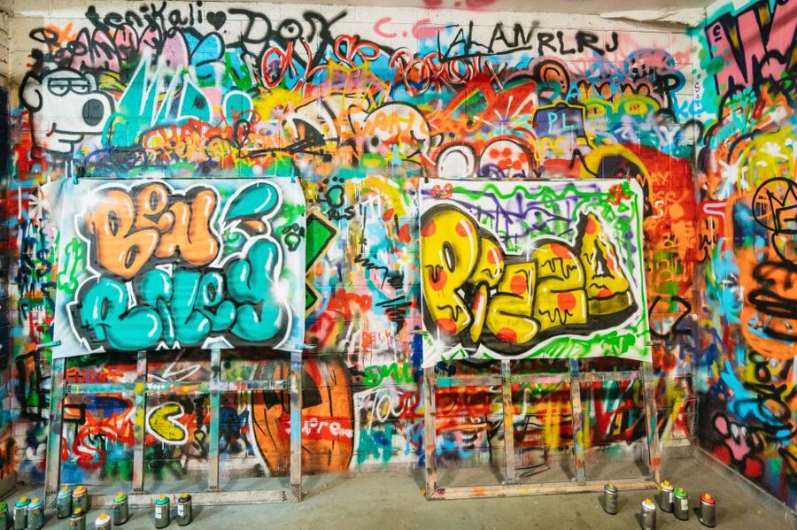 NYC: Brooklyn Graffiti Workshop with Local Artist - Is this suitable for children and first-time artists?