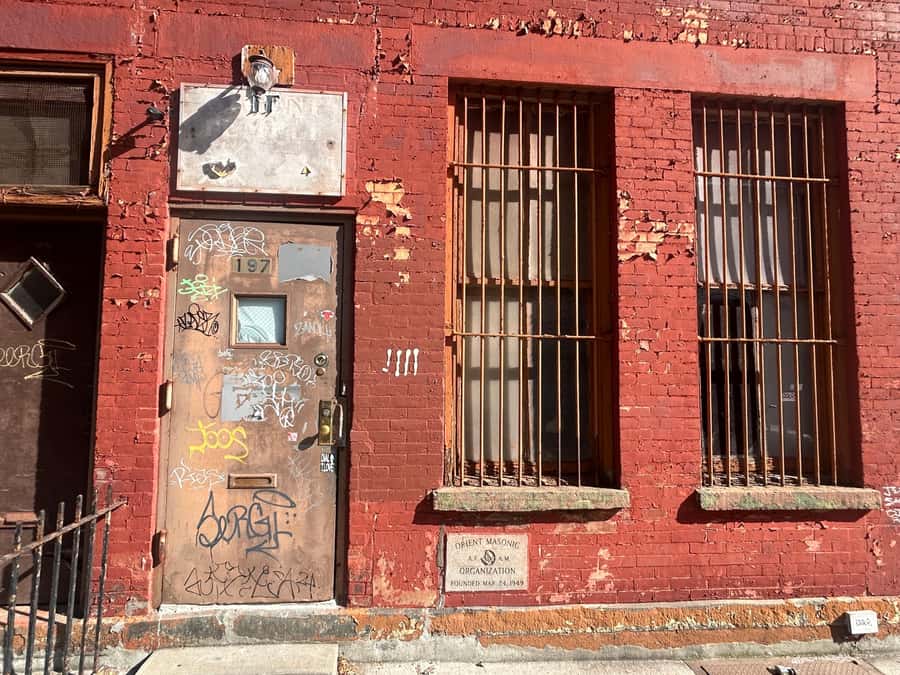 NYC, Brooklyn: Notorious Biggie Smalls Themed Walking Tour - The Welch’s grape soda and steak, cheese, and eggs stop