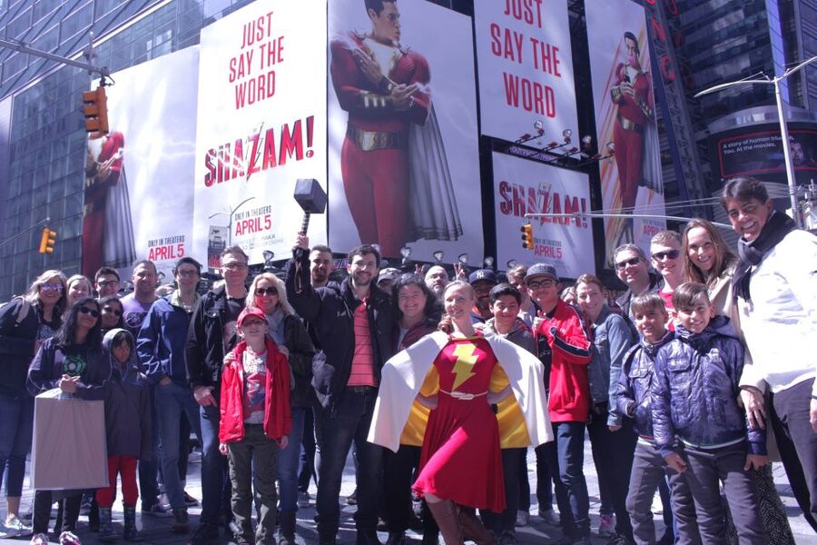 NYC: Bus Tour to Superhero Film Locations - Midtown landmarks beside the Daily Planet