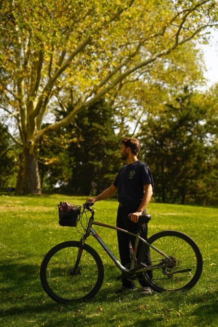 NYC: Central Park Bike Rental - Picking up your Trek or Giant bike near the park