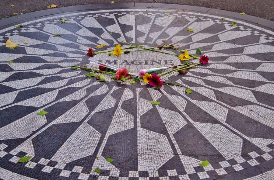 NYC: Central Park Guided Walking Tour English-Spanish - Bethesda Terrace and Fountain