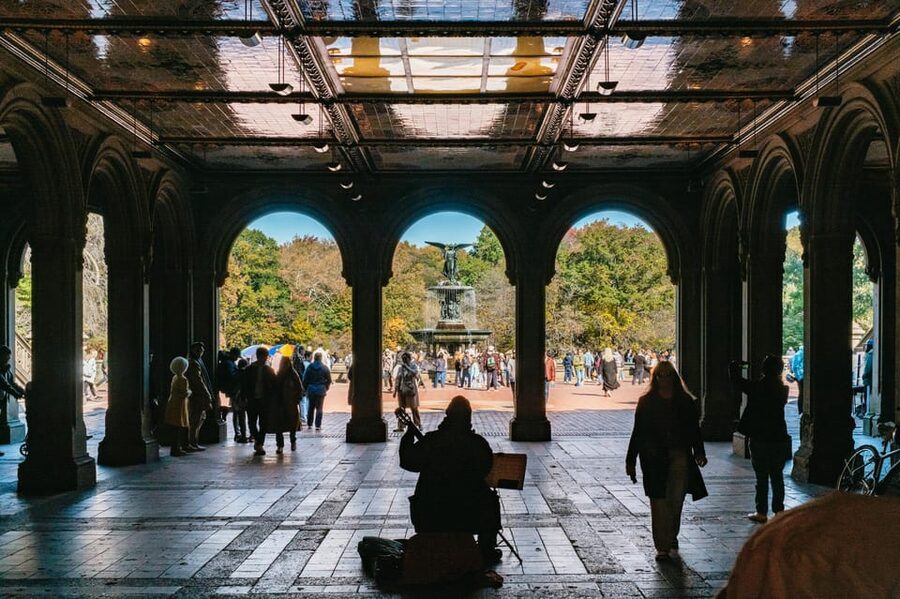 NYC: Central Park Rickshaw Tour / Private and Guided - Crossing Bow Bridge