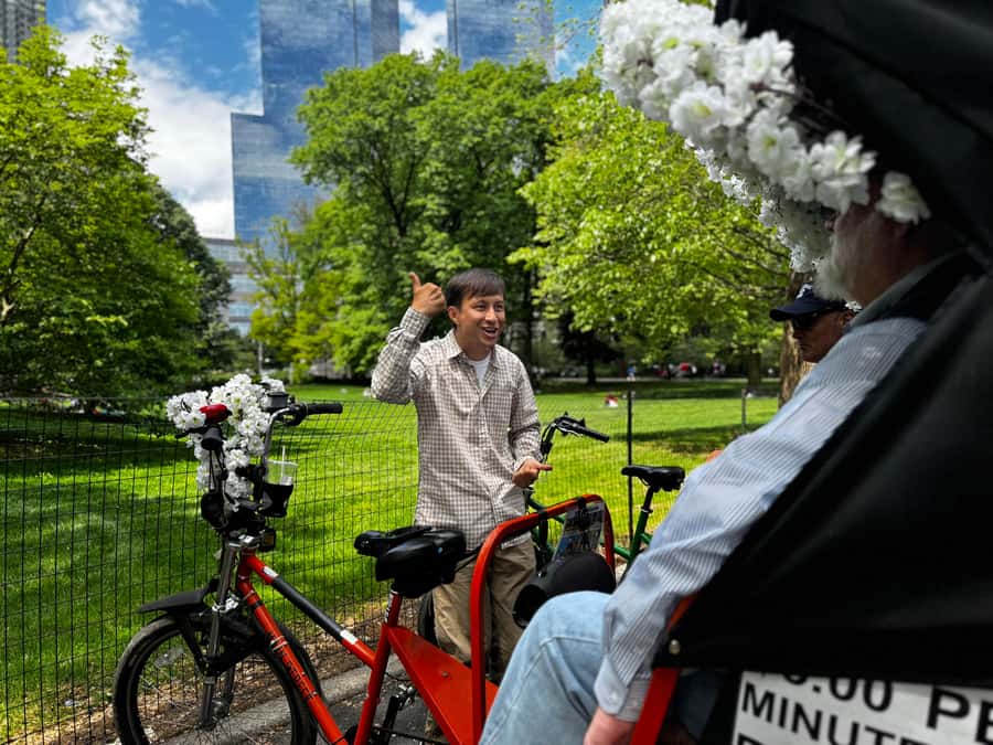 NYC: Central Park Storytelling Pedicab Tour with Theater - Key points at a glance