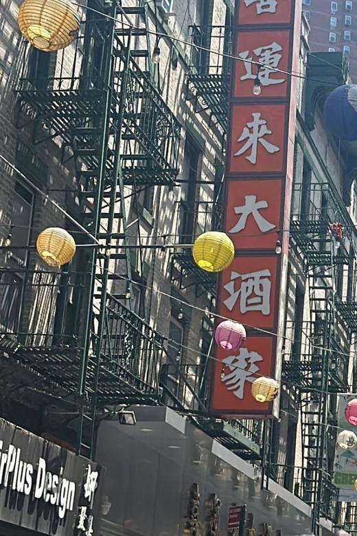NYC: Chinatown & Little Italy Food Tour (4 Food Stops Incl.) - Pizza, dessert, and the final stop at Caffé Palermo