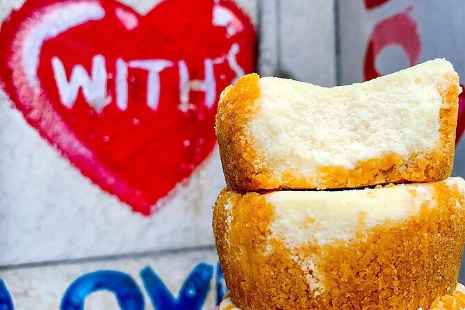 NYC: Chinatown & Little Italy Food Tour with 7 Flavorful Tastings - Little Italy adds cannoli, pizza, and contrast