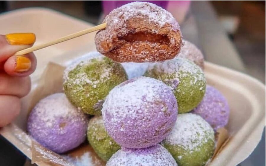 NYC: Chinatown & Little Italy Food Tour with 8 Tastings - Crossing into Little Italy for old-school sweets