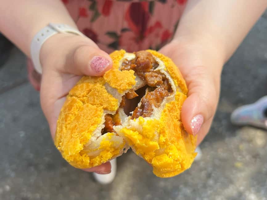 NYC: Chinatown & Little Italy Food Tour with 8 Tastings - Brick-oven pizza and the New York finish