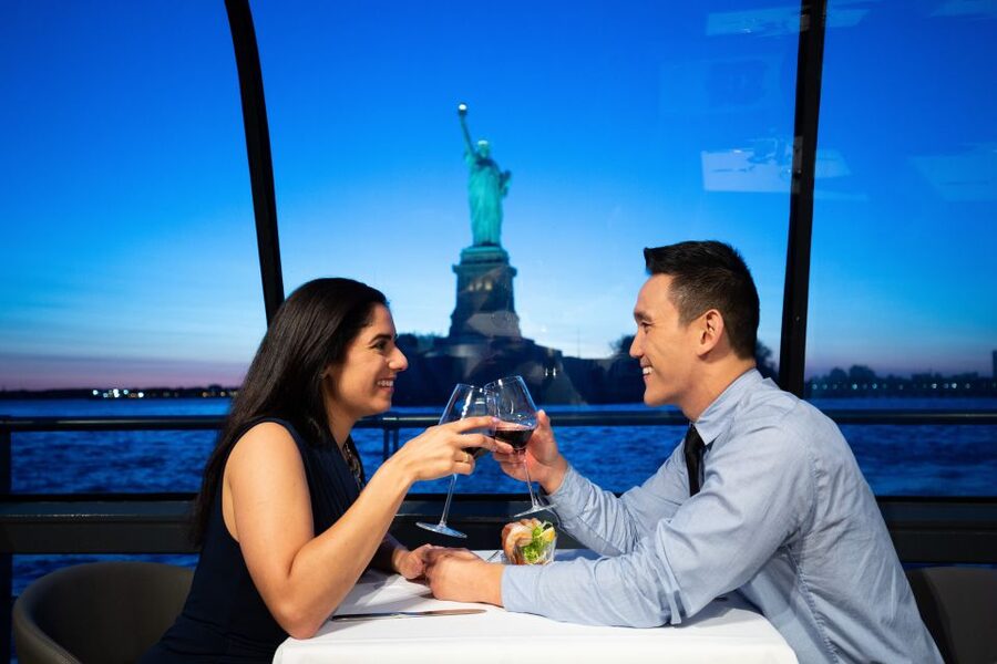 NYC: Christmas Eve Gourmet Brunch or Dinner Harbor Cruise - A Christmas Eve meal with New York as the backdrop