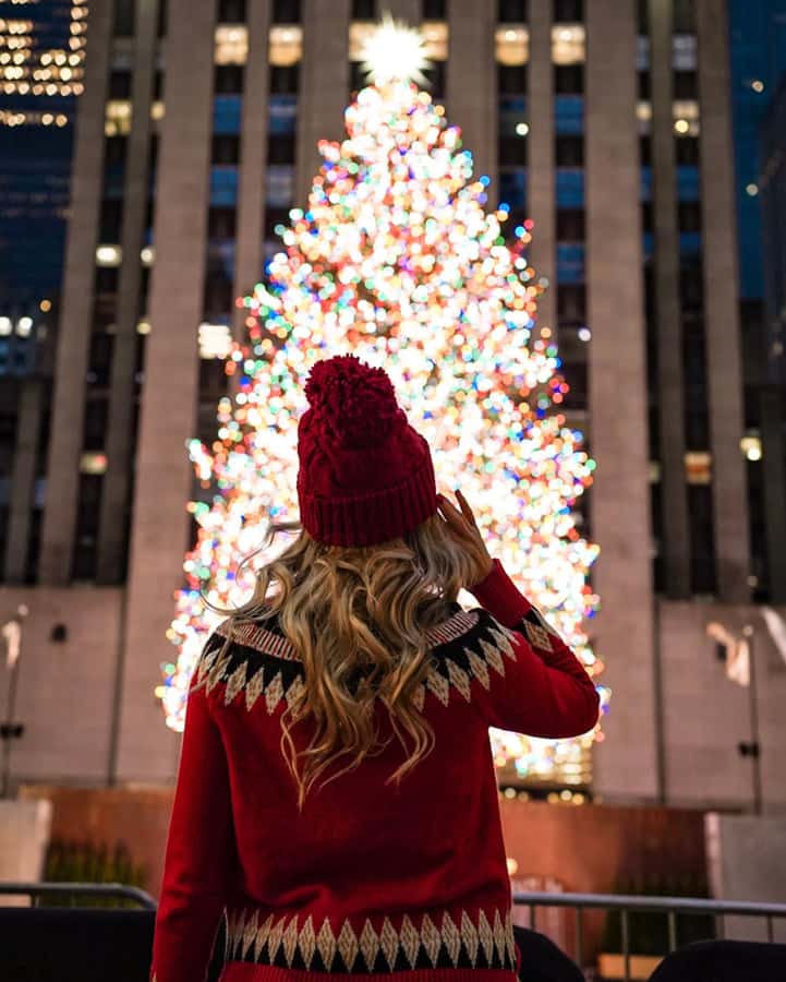 NYC: Christmas Holiday Guided Walking Tour with Dessert - Key points to know before you book