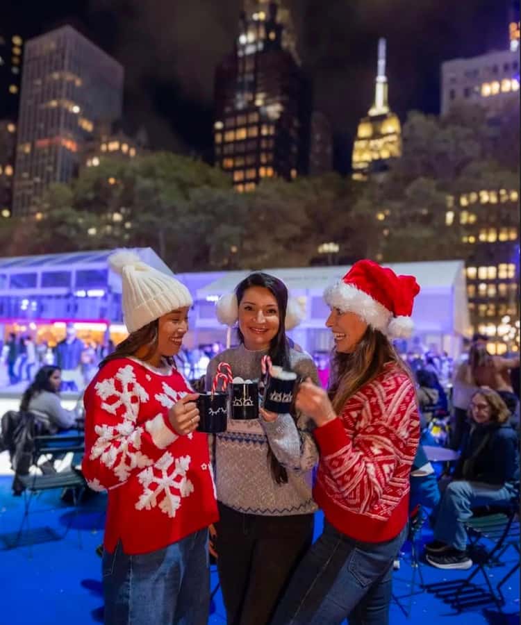 NYC: Christmas Holiday Guided Walking Tour with Dessert - A Christmas walk that connects the city’s big sights