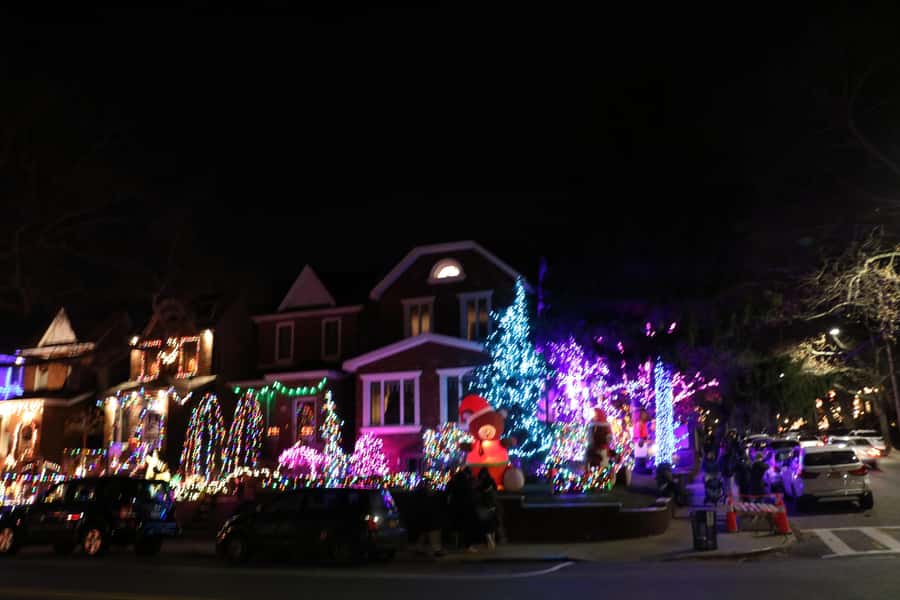 NYC: Christmas Lights Dyker Heights, Bay Ridge and DUMBO - Why this Christmas lights route works