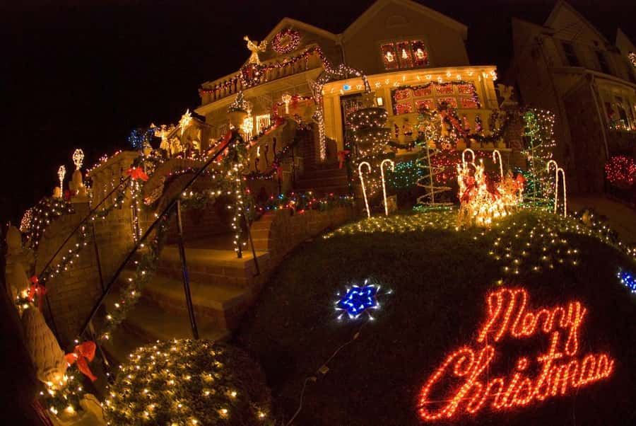 NYC: Christmas Lights Dyker Heights, Bay Ridge and DUMBO - Is $41 a fair price?